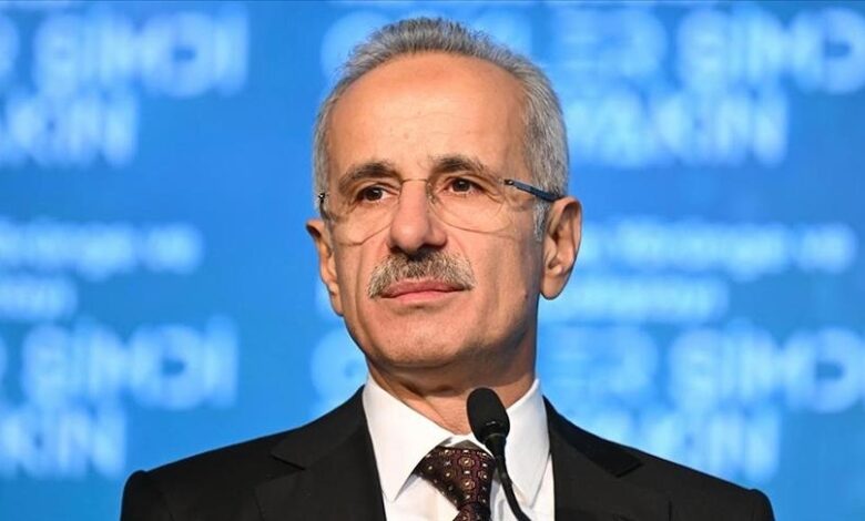 Bakan Uraloğlu’ndan operatörleri hakkında net mesaj 2 Ulaştırma ve Altyapı Bakanı Abdulkadir Uraloğlu, deprem sonrasında yaşanan yoğunluğa dikkat çekerek alınacak önlemleri açıkladı.