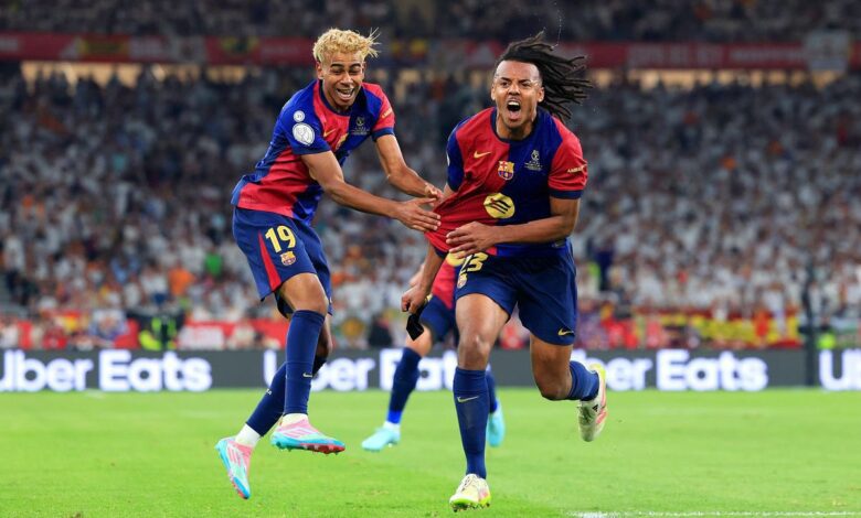 Barcelona, Real Madrid'i ezdi geçti: 4-3 8 İspanya Ligi'nde El Clasico'da Barcelona 4-3 mağlup ettiği ezeli rakibi Real Madrid ile puan farkını 7'ye yükseltti