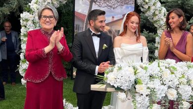 Siyasetten çekilmesinin ardından kameralardan uzak kalan eski İYİ Parti Genel Başkanı Meral Akşener, bir düğün töreninde ortaya çıktı.