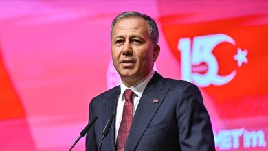 İçişleri Bakanı Ali Yerlikaya, çevrim içi çocuk müstehcenliği, yasa dışı bahis ve nitelikli dolandırıcılık suçlarına yönelik operasyonlarda 198 kişinin gözaltına alındığını, 49’unun tutuklandığını açıkladı