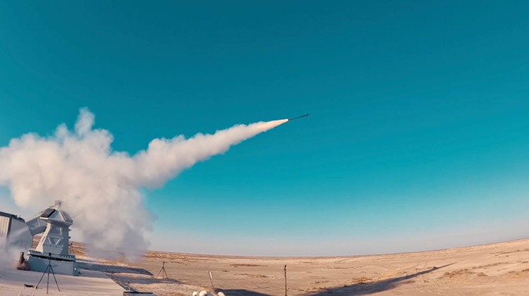 LEVENT ilk gerçek hedef atışında tam isabet sağladı 1 Roketsan’ın geliştirdiği LEVENT sistemi, gerçek bir hava hedefine yönelik ilk arayıcılı güdümlü atışında tam başarıya ulaştı