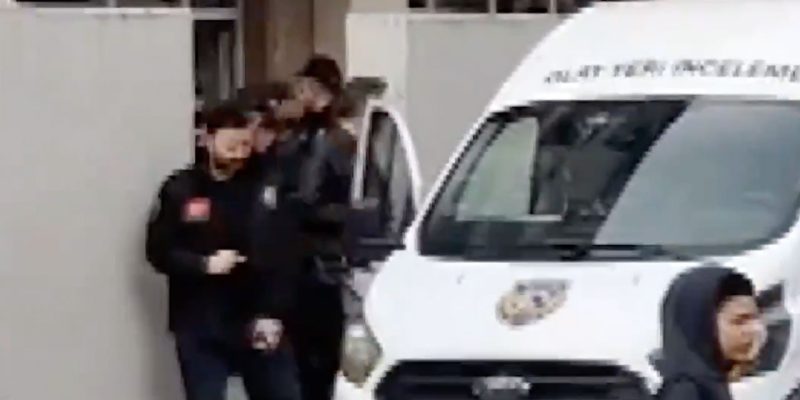 İfade vermeye gitti: Polis silahıyla kendini vurdu 2 Polis silahıyla intihar etti