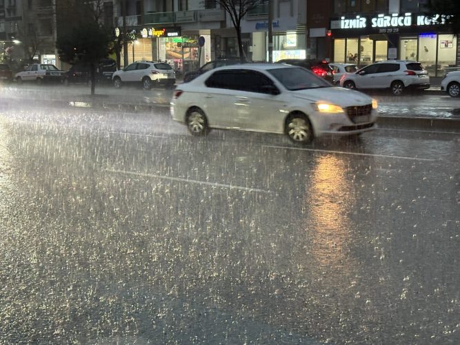 İzmir'de yağışlar arttı