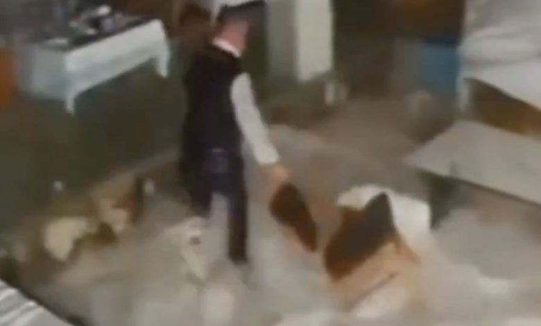 Antalya’da dev dalgalar restorana girdi 9 deniz