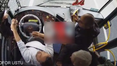 İstanbul'da özel halk otobüsüne tekme tokat saldırdı! 19 haber