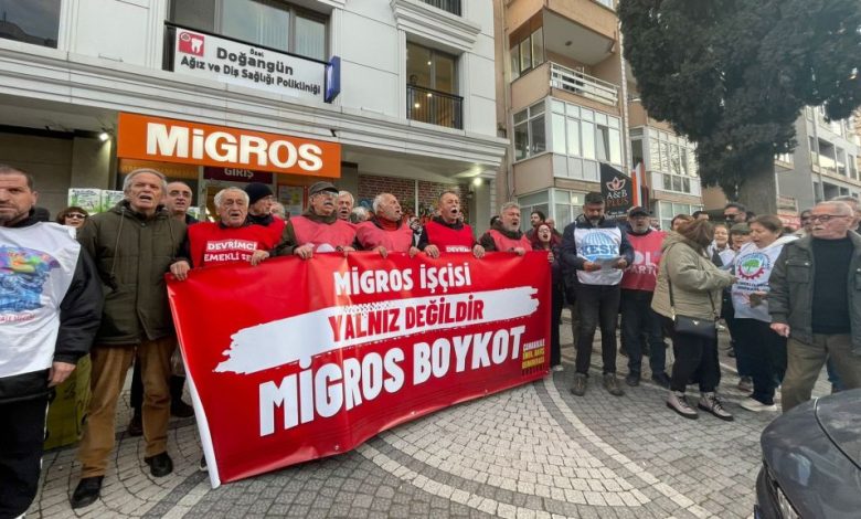 Migros Krizinin 12'nci gününde Çanakkale Emek, Barış ve Demokrasi Güçleri, Migros depo işçilerinin direnişine destek vermek amacıyla eylem yaptı.