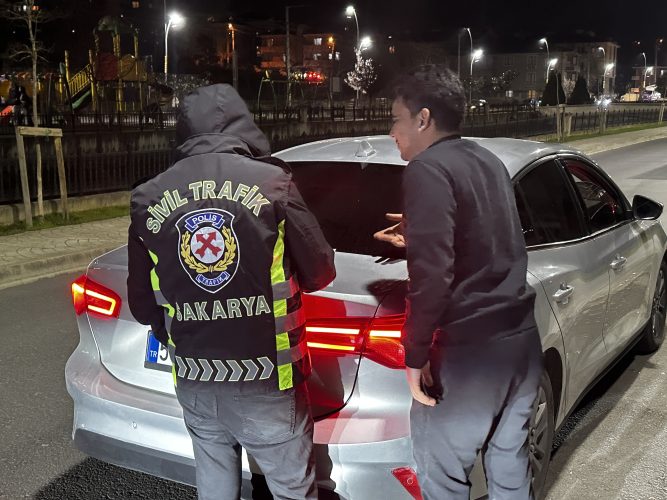 Sakarya'da ehliyetsiz sürücü ceza yedi