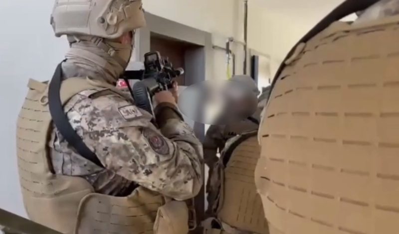 Gaziantep’te iş adamını gasp eden şahıslar yakalandı 2 Gaziantep’te film gibi operasyon