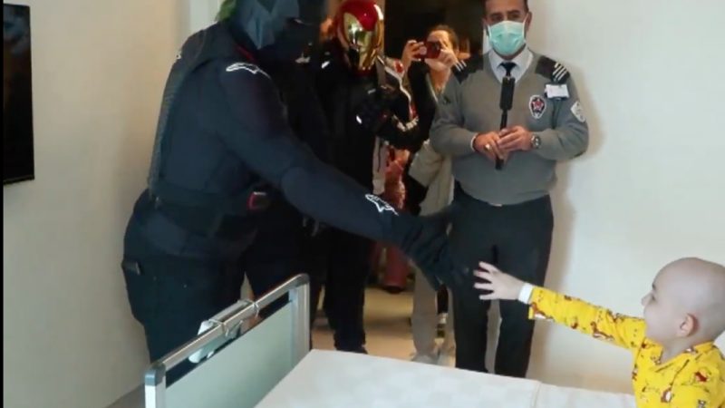 İstanbul'da lösemili çocuğa ziyaret