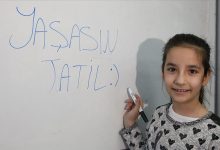 Türk Eğitim-Sen’in Türkiye genelinde yaptığı ankette öğretmenlerin büyük çoğunluğu birer haftalık ara tatillerin kaldırılmasına karşı çıktı.