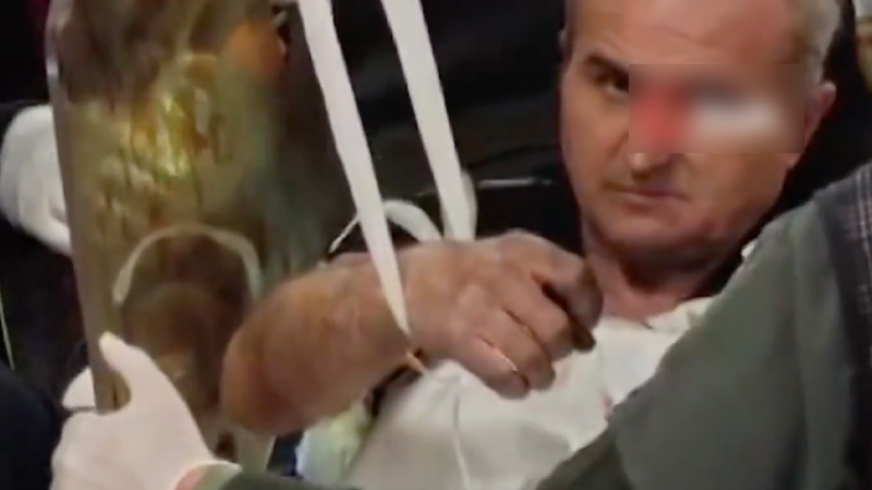 Hatay'da demir saplanan hastanın ameliyatına itfaiye girdi