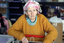 Gaziantep'te yaşayan 72 yaşındaki hurdacı kadının yaptığı bağış, duyanları duygulandırdı.