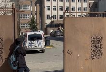 Çekmeköy’de yaşanan ve bir öğretmenin hayatını kaybettiği bıçaklı saldırının ardından “İstanbul’da yarın okullar tatil mi?” sorusu gündeme geldi.