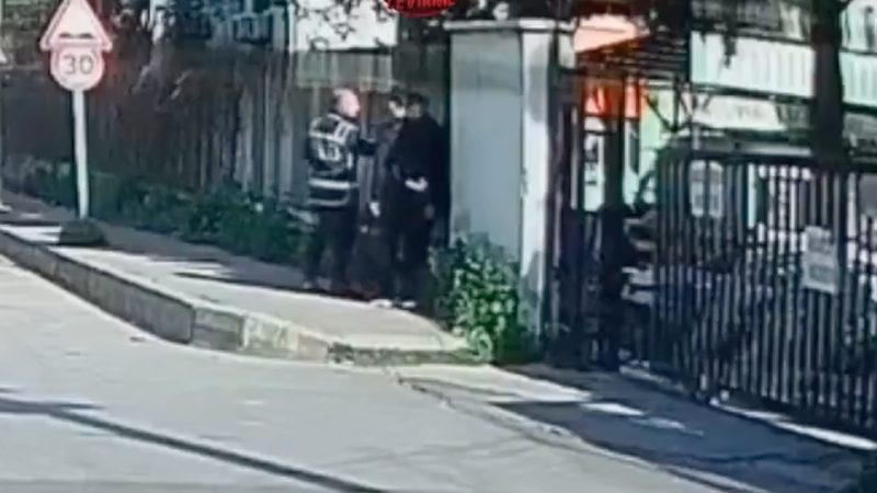 İzmir’de lise önünde kovalamaca