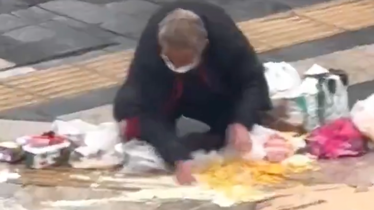 Aydın'da yaşlı adamın görüntüleri yürekleri burktu 1 yardim kolisi