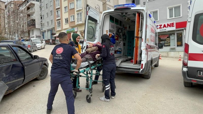 Bilecik'te feci kaza: 2 yaralı 2 Bilecik'te trafik kazası