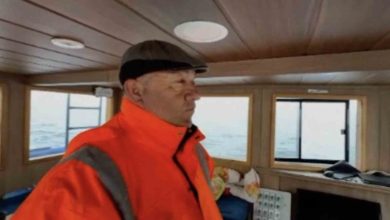 Çanakkale’nin Gökçeada ilçesinde balıkçılık yapan İlker Özdemir, Zürafa kayalıkları mevkiinde avlandığı sırada Yunan taciziyle karşı karşıya kaldı.