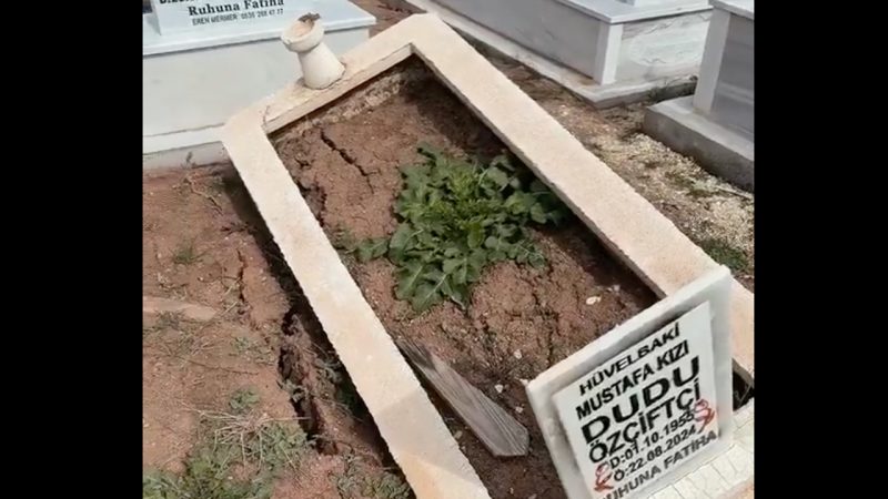 Eskişehir'de mezarlık çöktü