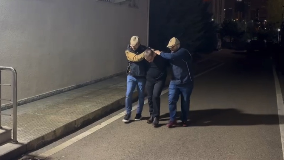 İhraç Jandarma Kıdemli Binbaşı Murat Kalaç, Ankara’da saklandığı adreste yakalandı.