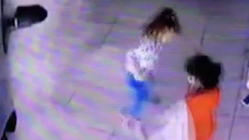 Denizli'de çocukların yangın tüpüyle oyunu