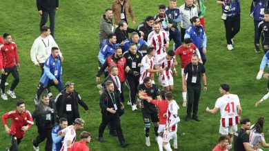 Nesine 3. Lig'de play-off'ta Ayvalıkgücü Belediyespor'a elenen Eskişehirspor'a çıkan olaylar sonucu ağır ceza yağdı