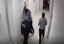 Sivrihisar Devlet Hastanesi’nde yaklaşık 3 ay önce yaşanan darp iddiasına ilişkin görüntüler sosyal medyada yayıldı.