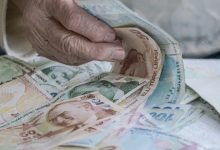 En düşük emekli aylığını 20 bin liradan 23 bin 552 liraya yükselten kanun teklifinin görüşmeleri, TBMM Plan ve Bütçe Komisyonunda başladı.