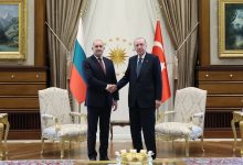Cumhurbaşkanı Recep Tayyip Erdoğan, NATO Liderler Zirvesi için Ankara’da bulunan Bulgaristan Başbakanı Rumen Radev’i Cumhurbaşkanlığı Külliyesi’nde kabul etti