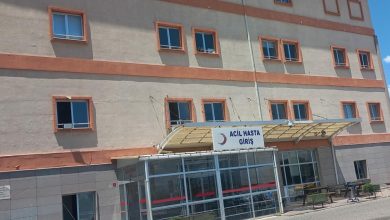 Çanakkale'de hastane tuvaletinde bebek cesedi bulundu 1 Çanakkale’nin Ezine ilçesinde devlet hastanesinin acil servis tuvaletinde poşet içinde yenidoğan erkek bebek cesedi bulundu.