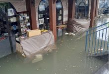 İstanbul’da sabah saatlerinde etkili olan sağanak nedeniyle Üsküdar Sahaflar Çarşısı’nı su bastı.