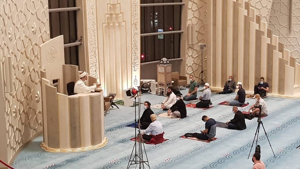 Prof. Ceyhan Uyardı: Duaları Sessiz Okuyun 1 cami sosyal mesafe