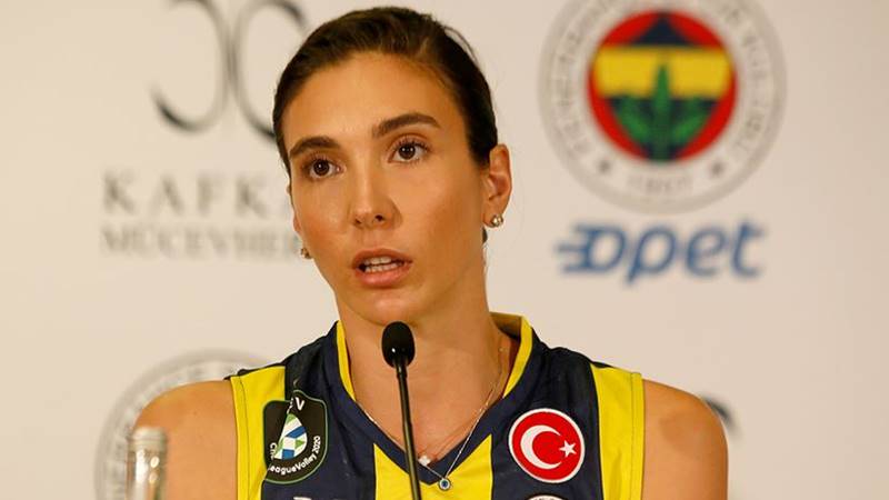 Üst Düzey Voleybolcuların Temel Sorunu Okul Mu? 1 naz aydemir
