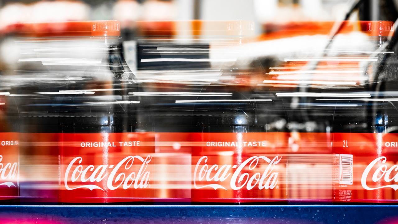 Coca-Cola Binlerce Kişiyi İşten Çıkarıyor