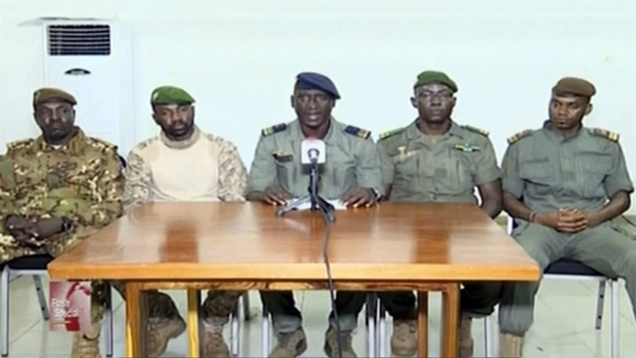 Mali'de Darbeciler Seçim Sözü Verdi 1 mali darbe
