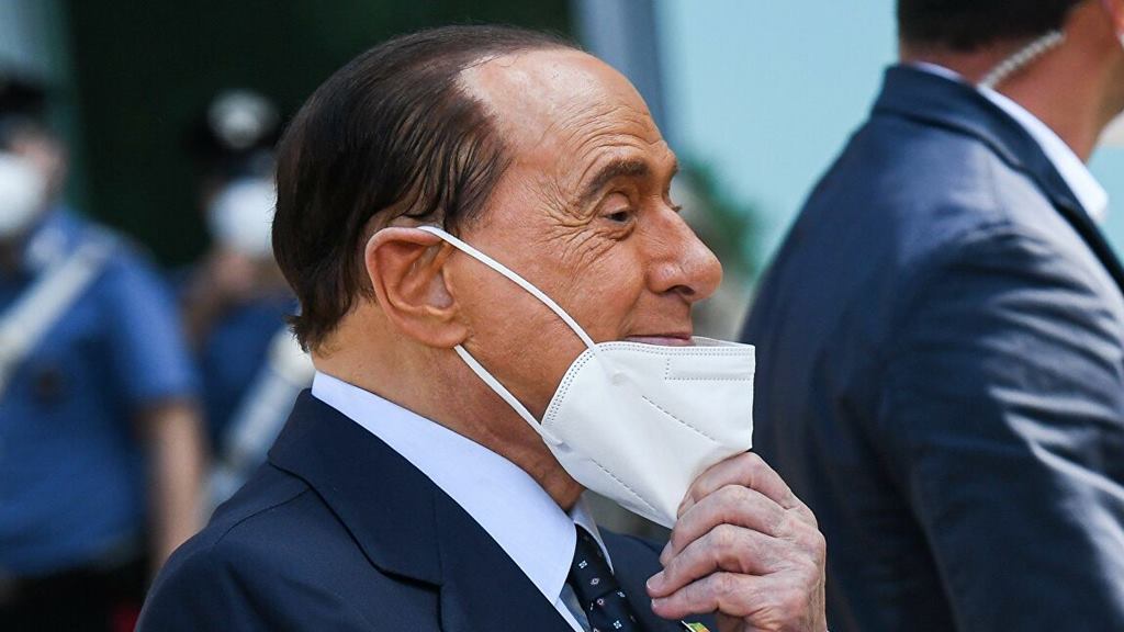 Berlusconi: "Bir Kez Daha Paçayı Kurtarmış Gibiyim"