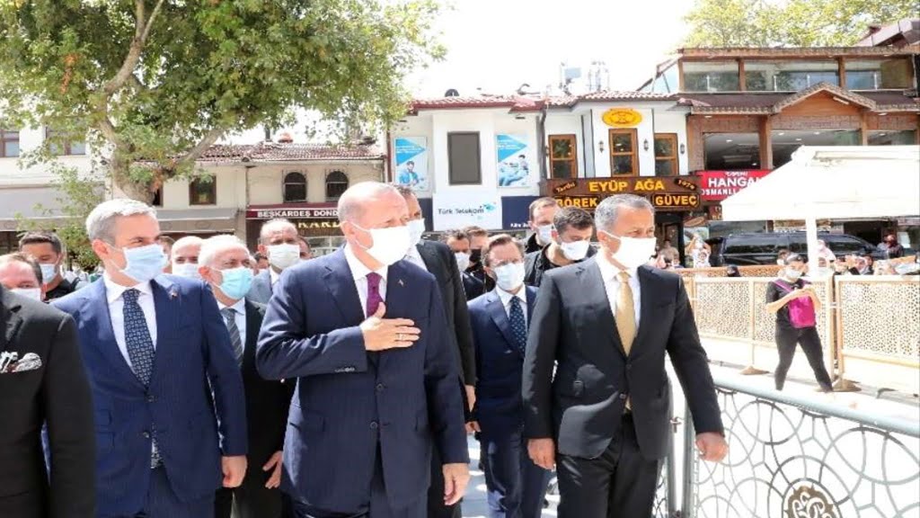 Erdoğan'dan Yeni Tedbir Sinyali: "Vatandaşlar Maske Takmıyor" 1 erdogan cuma namazi