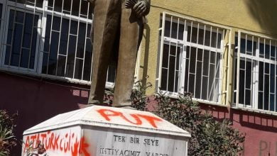 Atatürk büstüne kin dolu saldırı