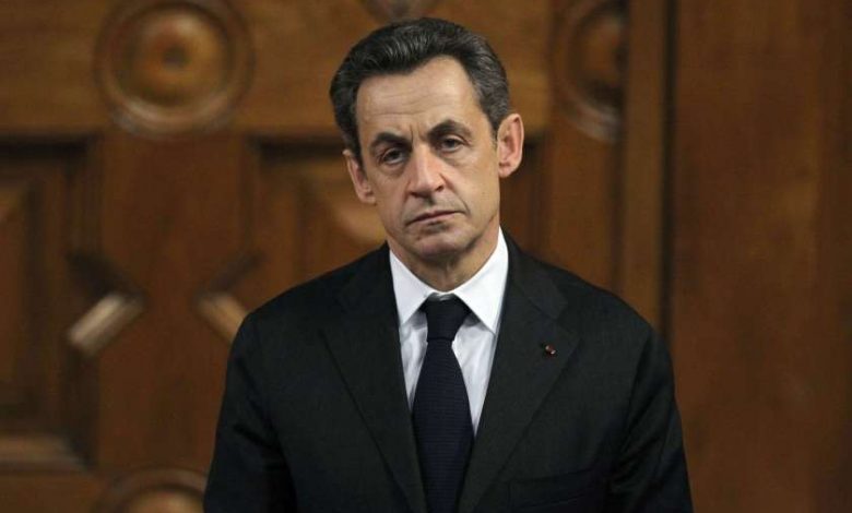 Nicolas Sarkozy: Eski Fransa Cumhurbaşkanı 2 yılı ertelemeli 3 yıl hapis cezası aldı.