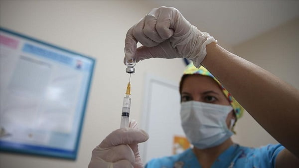 Sinovac aşısı kadınlarda daha yüksek bağışıklık sağlıyor