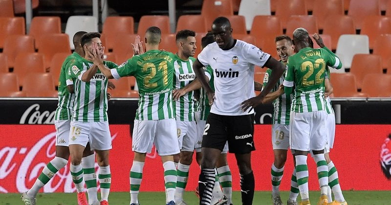 Fransız futbolcu Diakhaby'e ırkçı saldırı! Valencia sahadan çekildi...