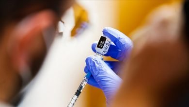 Pfizer-BioNTech ve Moderna aşıları, yaşlıların Kovid-19 kaynaklı hastaneye yatışına karşı yüzde 94 etkili