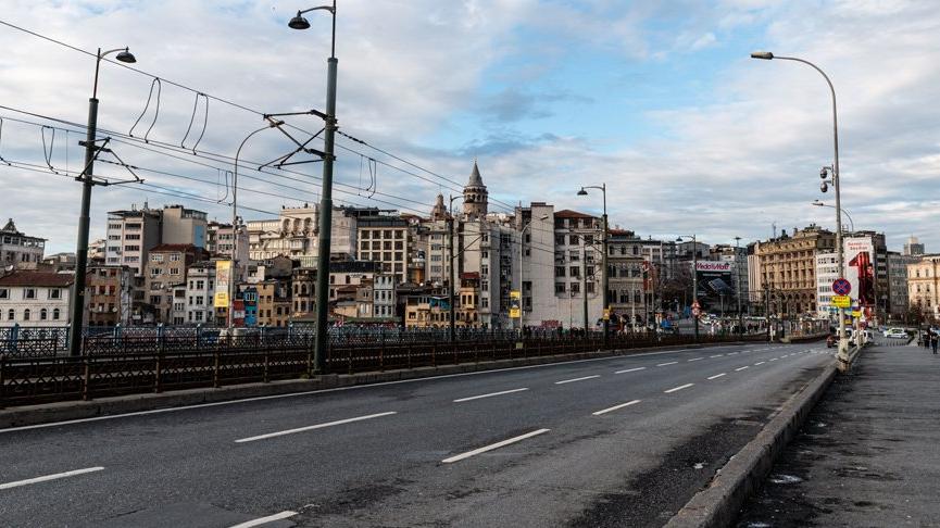 Covid: Tam kapanma salgınla mücadelede ne kadar faydalı oldu?