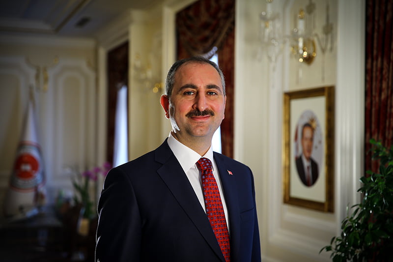 Adalet Bakanı Abdülhamit Gül: "Yargıya ithamda bulunulması hukuk devletinde alışık olunan bir durum değildir."