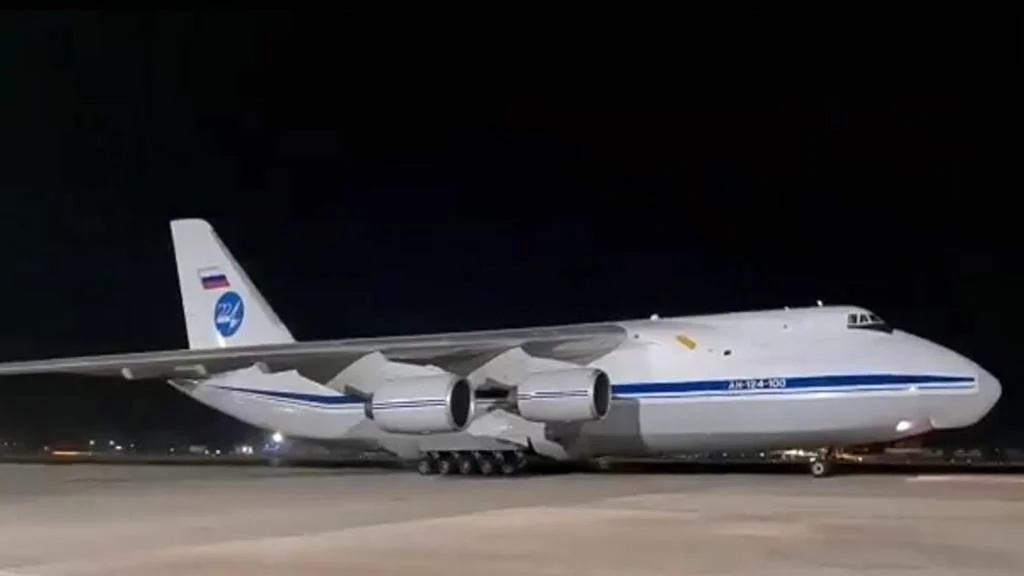 Rus Yardım Uçakları Küba'da 1 rusya kuba