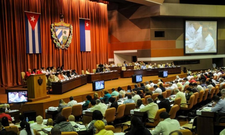 Kübalı savcılardan uyarı: Anayasamız net!