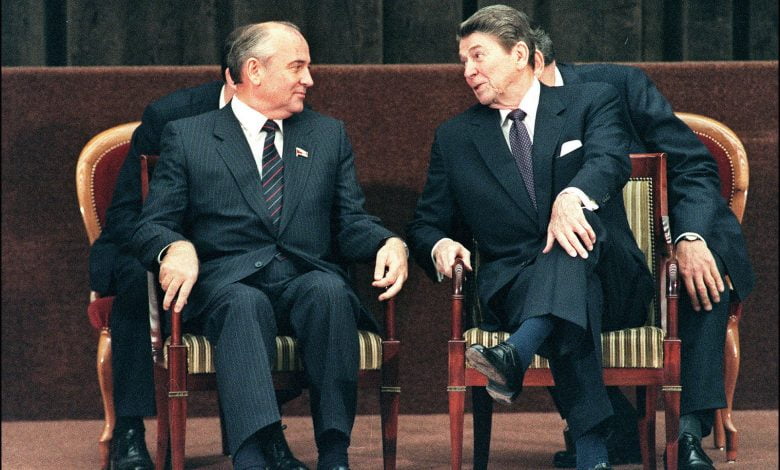 ronald regaan gorbaçav