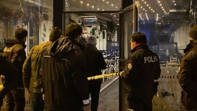 Beşiktaş'ın eski yöneticilerinden ve Ece Erken'in eşi Şafak Mahmutyazıcıoğlu, Bakırköy’de silahlı saldırıya uğradı.