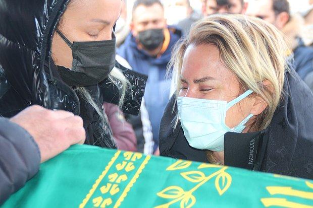 Ece Erken: Kardeş dediklerin kalleş çıktı 1 Ece Erken haberleri Şafak Mahmutyazıcıoğlu cinayeti ve Ece Erken ile ilgili en önemli haberler sadece NationalTurk ile