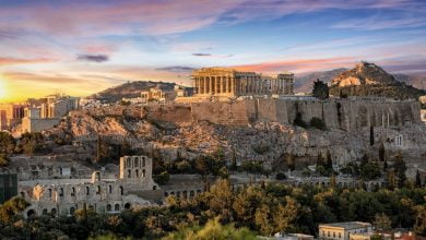 Dünya genelinde turizm normale dönmeye devam ediyor. Yunanistan da 1 Mayıs itibariyle koronavirüs önlemlerini gevşetme kararı aldı.