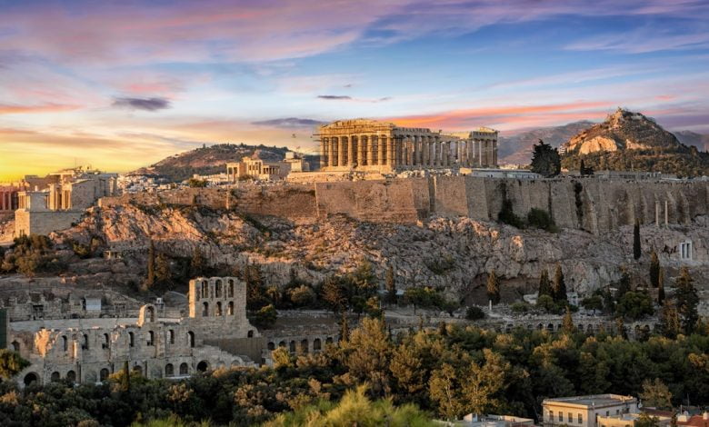 Dünya genelinde turizm normale dönmeye devam ediyor. Yunanistan da 1 Mayıs itibariyle koronavirüs önlemlerini gevşetme kararı aldı.